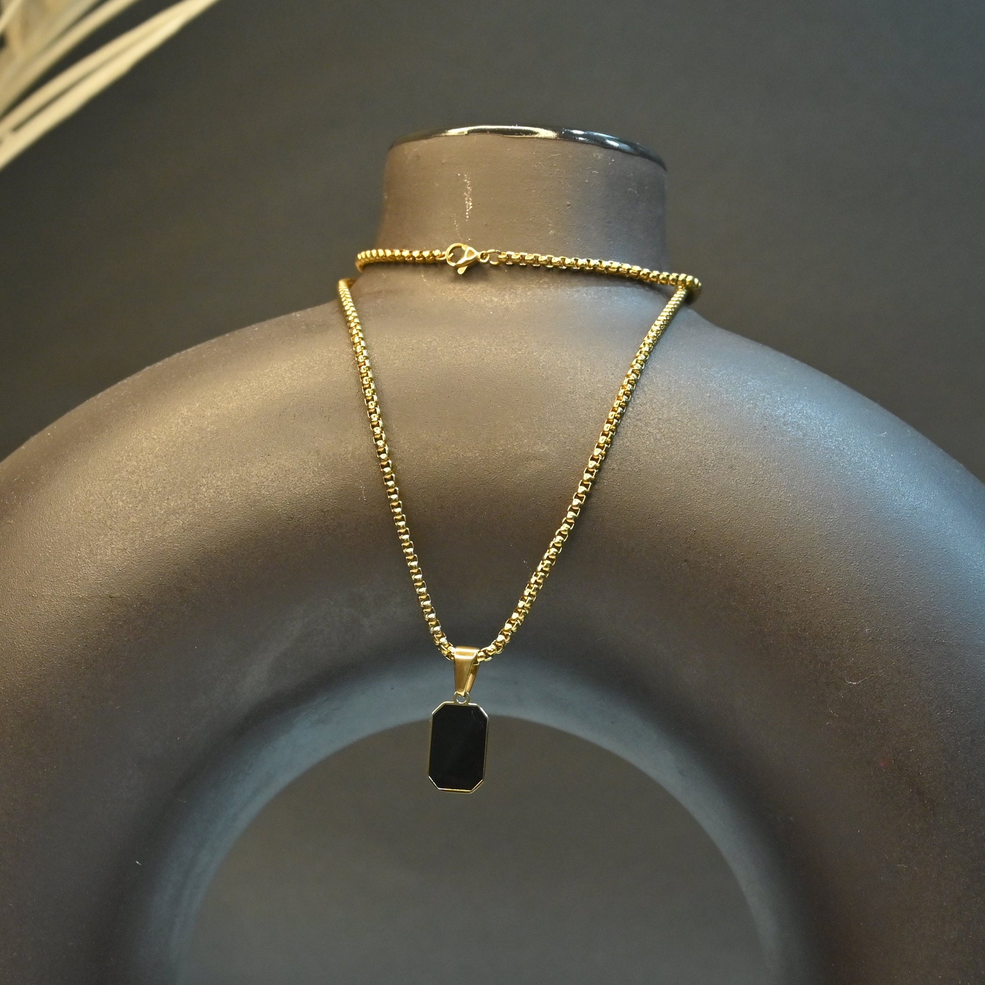 Geometric Elegance Pendant
