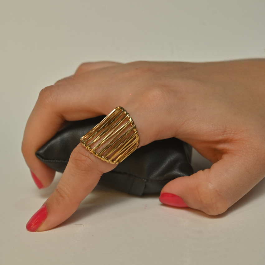 Modern Abstract Wire Gold Ring