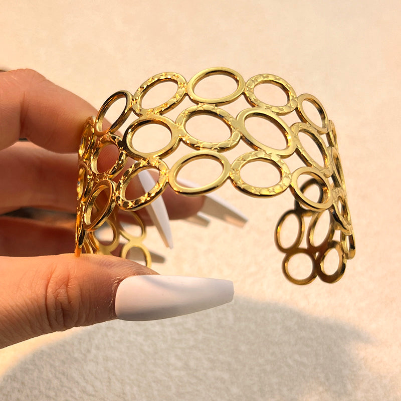 Elegant Geometric Link Gold Bracelet